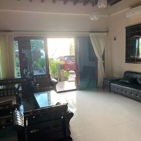 Villa Kenanga In Meninting By The Beach มาตารัม ภายนอก รูปภาพ