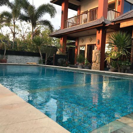 Villa Kenanga In Meninting By The Beach มาตารัม ภายนอก รูปภาพ