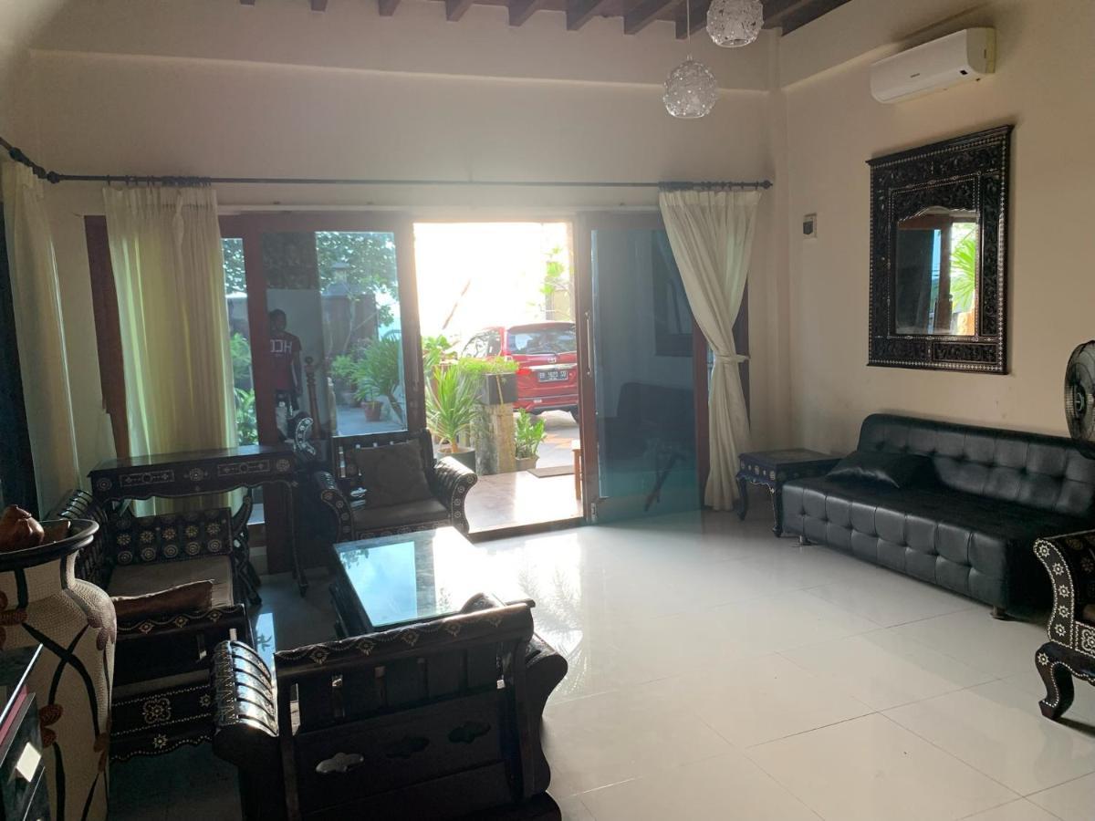 Villa Kenanga In Meninting By The Beach มาตารัม ภายนอก รูปภาพ