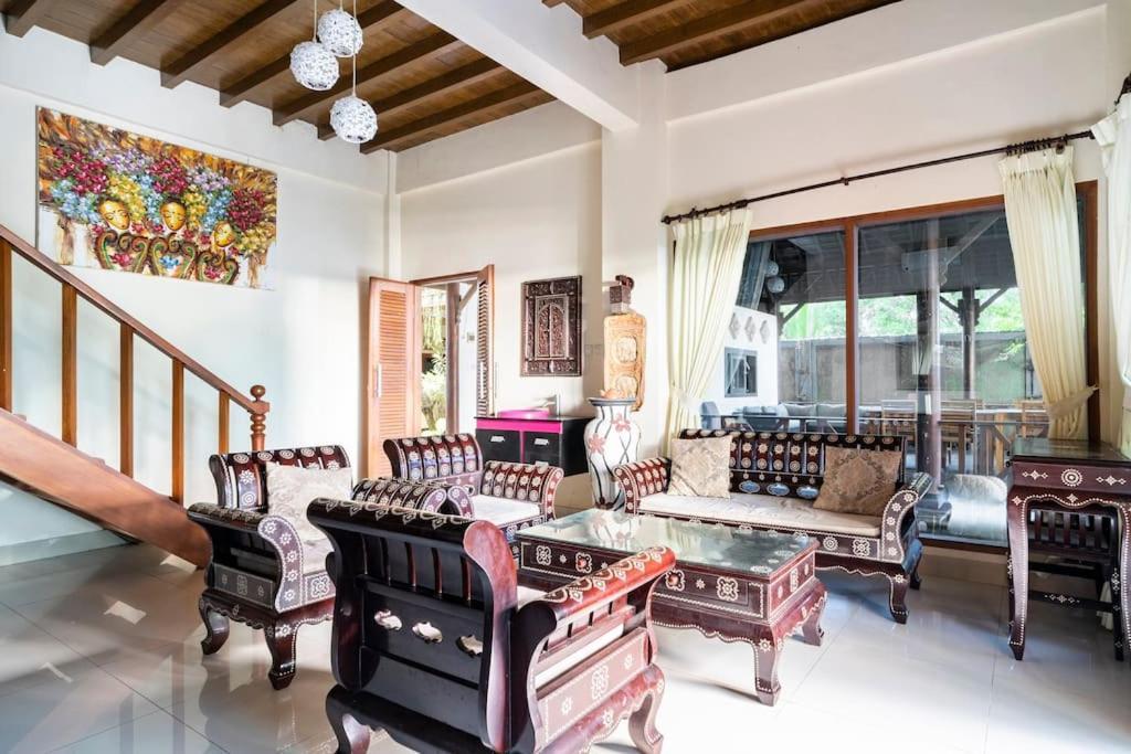 Villa Kenanga In Meninting By The Beach มาตารัม ภายนอก รูปภาพ