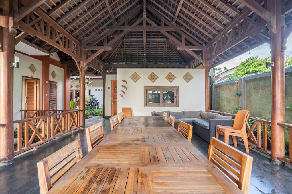 Villa Kenanga In Meninting By The Beach มาตารัม ภายนอก รูปภาพ