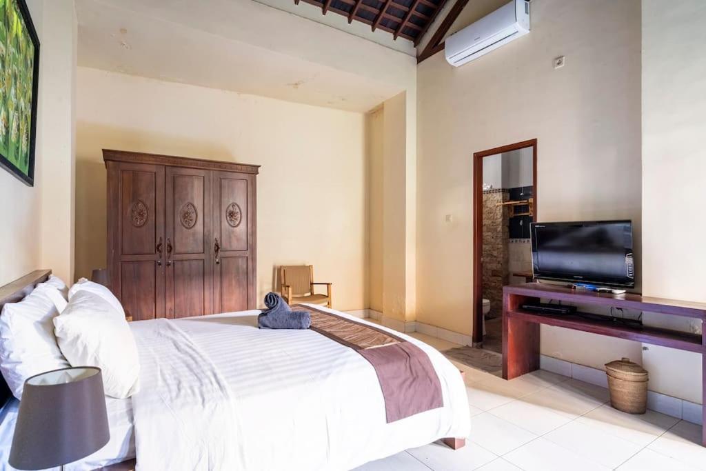 Villa Kenanga In Meninting By The Beach มาตารัม ภายนอก รูปภาพ