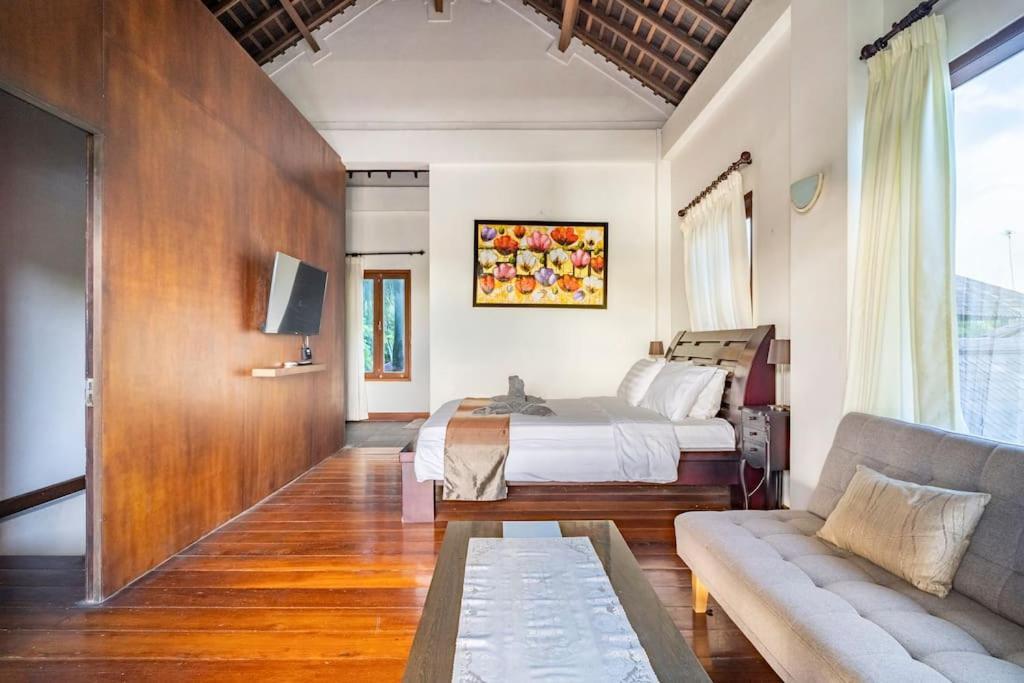 Villa Kenanga In Meninting By The Beach มาตารัม ภายนอก รูปภาพ