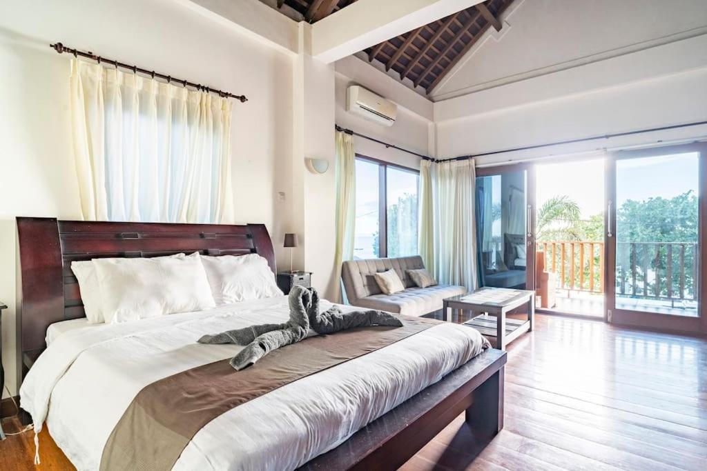 Villa Kenanga In Meninting By The Beach มาตารัม ภายนอก รูปภาพ
