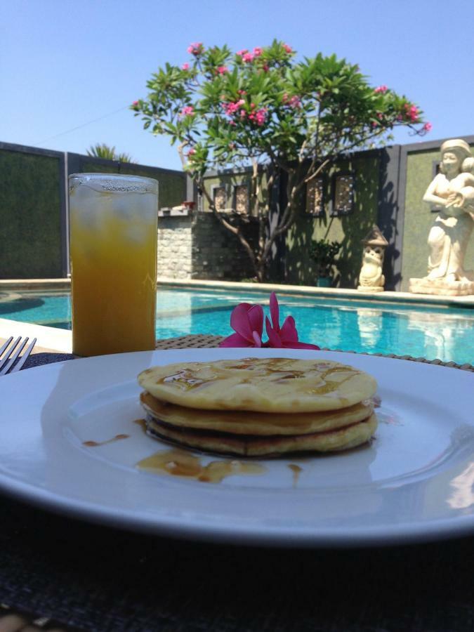 Villa Kenanga In Meninting By The Beach มาตารัม ภายนอก รูปภาพ