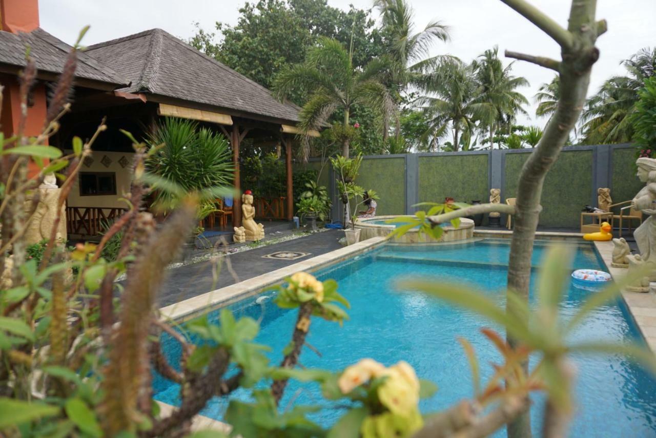 Villa Kenanga In Meninting By The Beach มาตารัม ภายนอก รูปภาพ